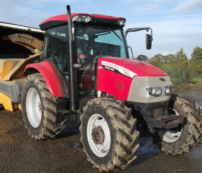 Tracteur de marque MC CORMICK de 2013