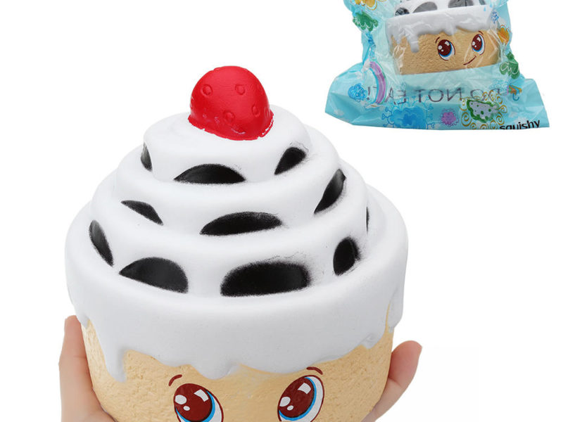 Gâteau Multicouche aux Fraises Squishy 12.5 * 12.5CM Lente Rising Avec Emballage Collection Cadeau Soft Jouet