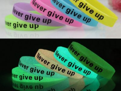 Bracelet multicolore lumineux Never Give Up …