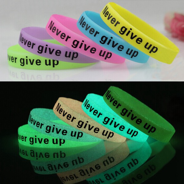 Bracelet multicolore lumineux Never Give Up …