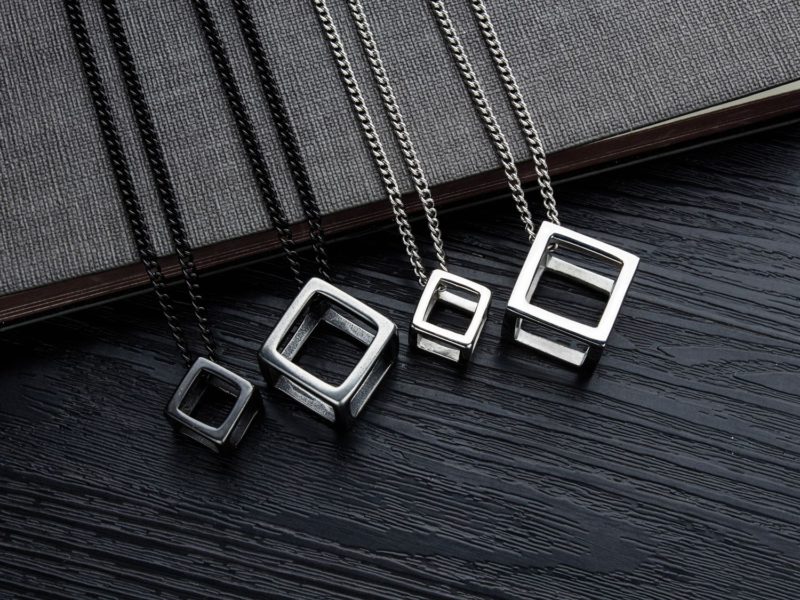 Collier Cube de Retro Rubik avec …