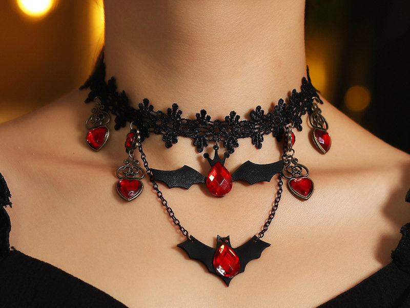 Collier ras de …