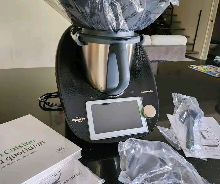 Thermomix TM6 noir scintillant neuf